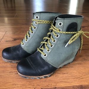 *SOLD ON MERCARI*  Sorel CAMO PDX Wedge Boots 7.5